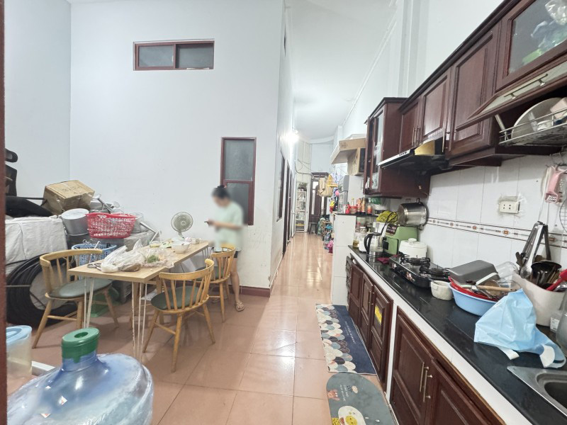 Bán nhà cấp 4_ 5x20m gần Gigamall Phạm Văn Đồng, Thủ Đức  giá 11 tỷ, sổ riêng, xe tải ra vào thoải - Ảnh 2